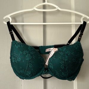 BRAND NEW NEVER WORN Victoria secret bra